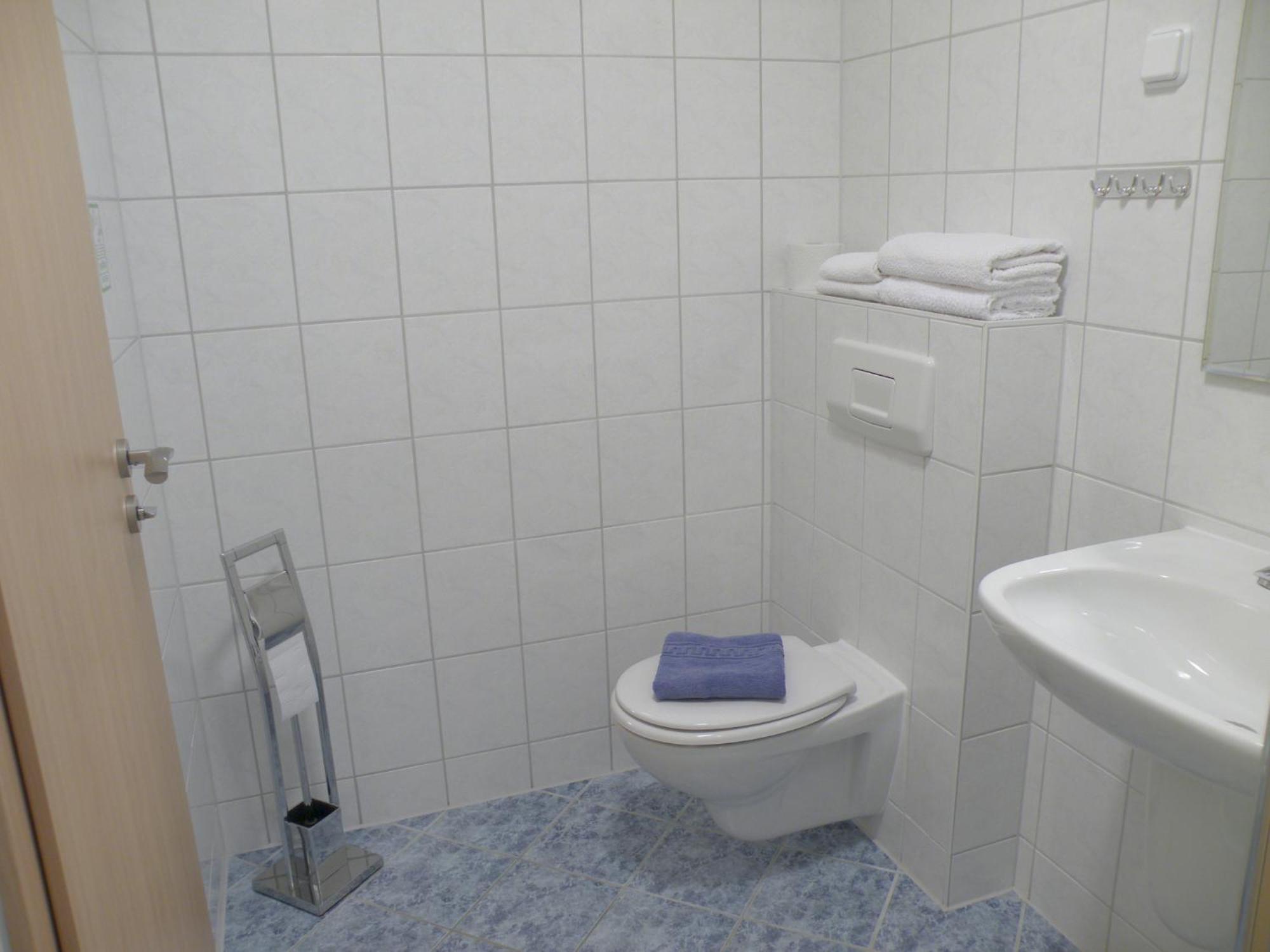 לינה וארוחת בוקר סבניץ Am Lindenbaum חדר תמונה