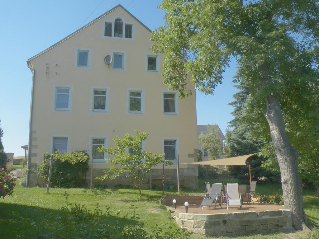 לינה וארוחת בוקר סבניץ Am Lindenbaum מראה חיצוני תמונה